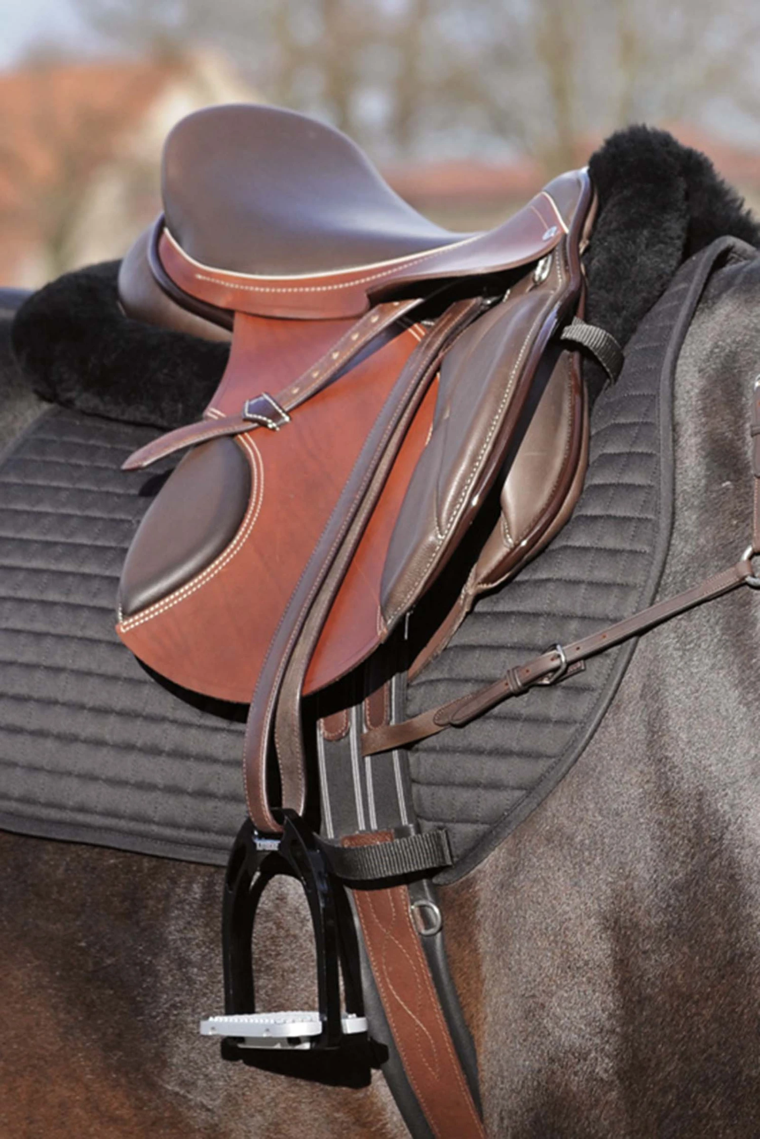 Kavalkade Sattelkissen M.med.Lammfell, Mit Taschen 4 Kavalkade Sattelkissen M.med.Lammfell, Mit Taschen – Bild 4