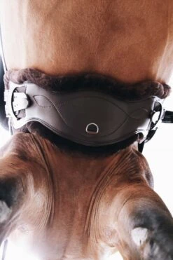 Kentucky Horsewear Anatomischer Lammfell Gurtschoner -Pferdebedarf Verkauf 338010 BR 3