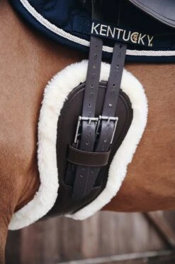 Kentucky Horsewear Anatomischer Lammfell Gurtschoner -Pferdebedarf Verkauf 338010 NAT 3