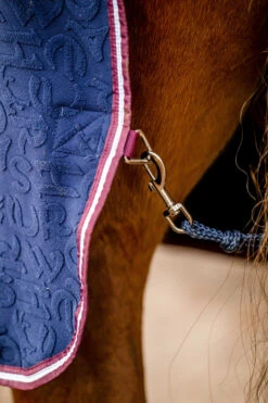 Horseware Embossed Cosy Neck Abschwitzdecke -Pferdebedarf Verkauf 340951 DB BU 4
