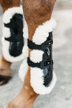 Kentucky Horsewear Bamboo Elastik Gamaschen Mit Veganem Lammfell -Pferdebedarf Verkauf 342510 BL 6