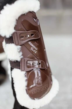 Kentucky Horsewear Bamboo Elastik Gamaschen Mit Veganem Lammfell -Pferdebedarf Verkauf 342510 BR 6