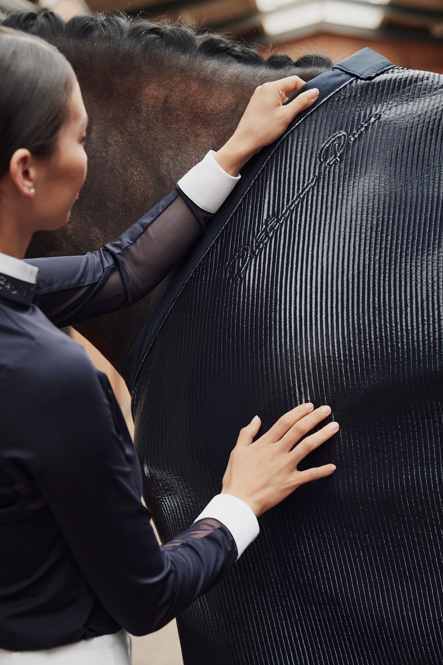 Eskadron Platinum Pure FS23 Glam Showdecke 2 Eskadron Platinum Pure FS23 Glam Showdecke – Bild 2